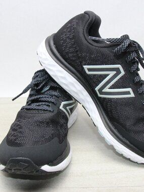 New Balance Women's Fresh Foam 680 V7 Running Shoes Size 7.5